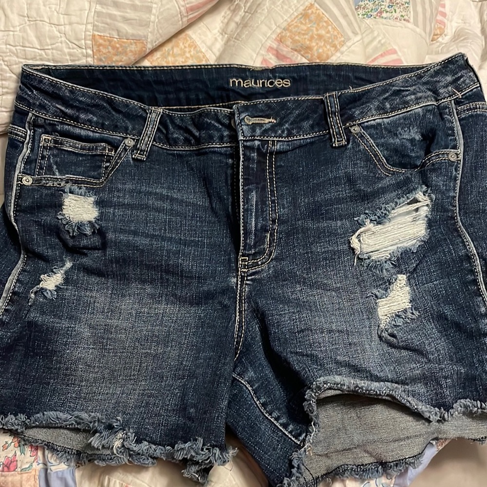 Maurice’s shorts size 16